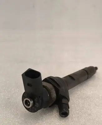BMW 1 F20 F21 Fuel injector 7798446 0445110289