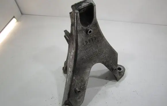 Audi A4 S4 B6 8E 8H Engine mounting bracket 8E0199308AF 89901 S12C11F