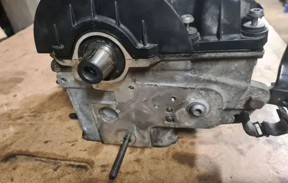 Seat Leon (1P) Engine head 