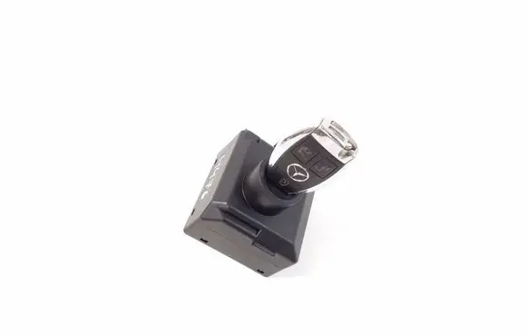 Mercedes-Benz GLA W156 Ignition lock A2469055701