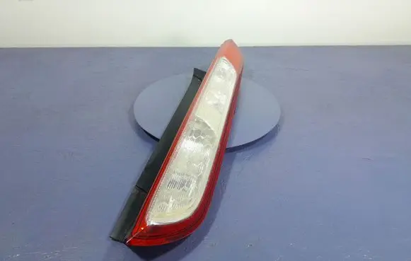 Ford Focus C-MAX Rear/tail lights 8M51-13404-AD