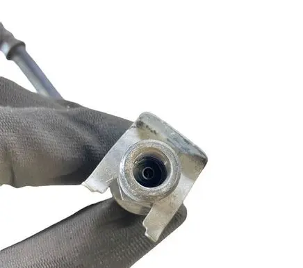 Chevrolet Silverado Brake line pipe/hose 84697256