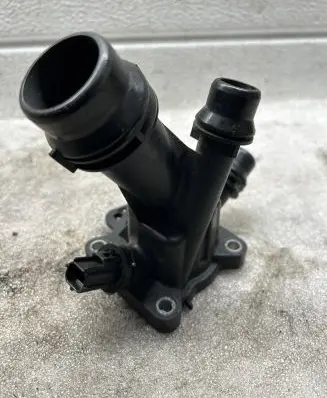 Volvo XC60 Thermostat housing 31293556