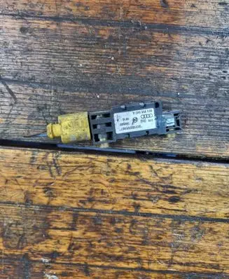 Audi A4 S4 B6 8E 8H Airbag deployment crash/impact sensor 8E0959643A
