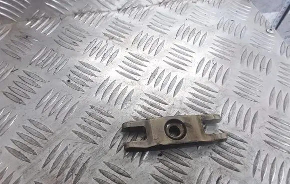 Opel Meriva A Fuel Injector clamp holder
