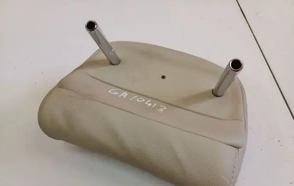 Skoda Superb B6 (3T) Front seat headrest 