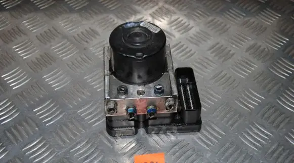 Ford Focus ABS Pump 3M512M110GA