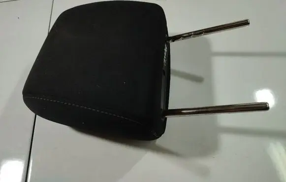 Mazda 6 Front seat headrest 