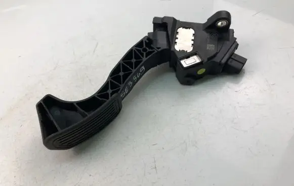 Toyota Auris E180 Accelerator throttle pedal 781100W040