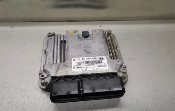 Opel Insignia A Engine control unit/module 55590420 0281019088