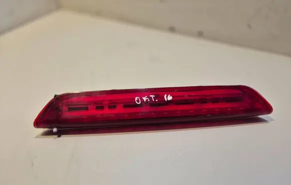 Skoda Octavia Mk2 (1Z) Third/center stoplight 1Z9945097B