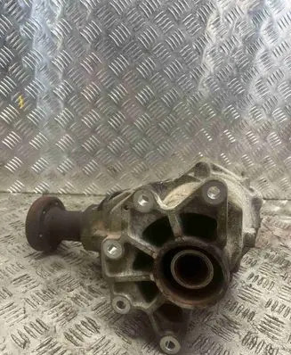Gearbox transfer box case