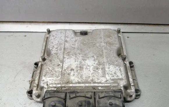 Renault Laguna II Engine control unit/module 8200153946 0281010556 8200095416