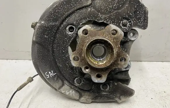 Rear wheel hub