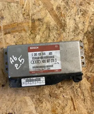 Audi A4 S4 B5 8D Engine control unit/module 4D0907379D 0265108005 D545961760
