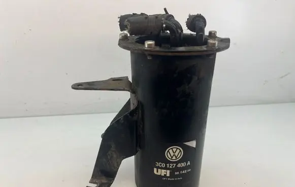 Volkswagen PASSAT B6 Fuel filter housing 3C0127400A