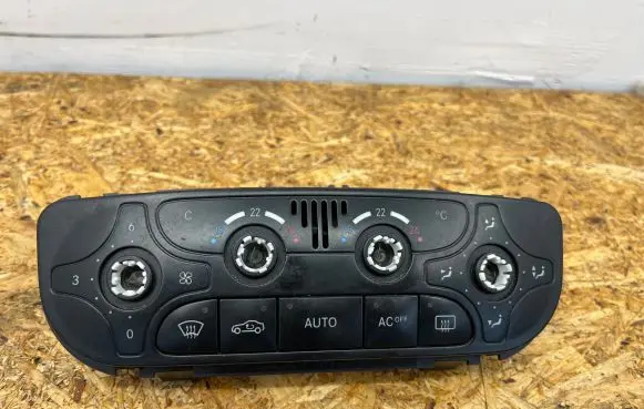 Mercedes-Benz C W203 Climate control unit A2098300085 9140010497