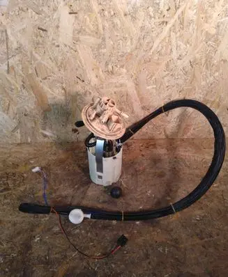 Volvo S60 Fuel injection high pressure pump