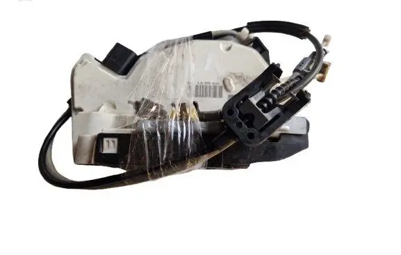 Volkswagen Tiguan Sliding door lock 5N2837016A