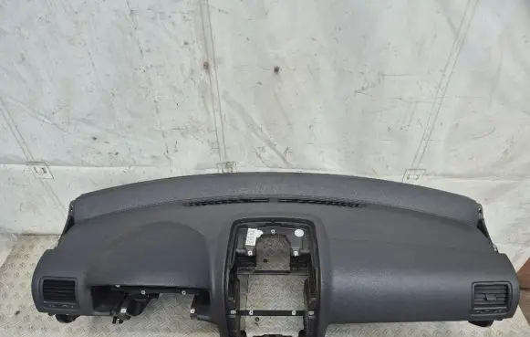 Volkswagen Golf V Dashboard 1K1857003 1K1858295