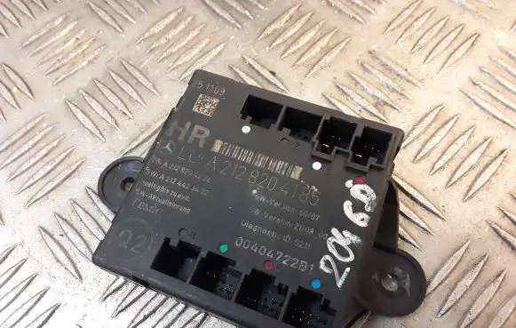 Mercedes-Benz C W204 Door control unit/module 2128204185 A2128204185