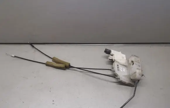 Subaru Outback Front door lock