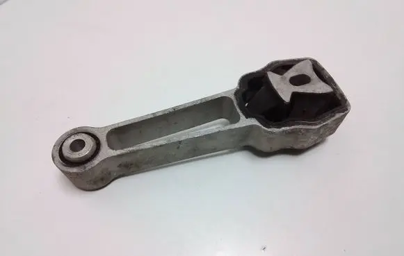 Volvo S60 Engine mount bracket 30793322