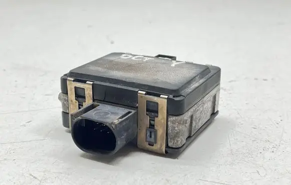 Skoda Octavia Mk3 (5E) Distronic sensor radar 5Q0907561D 5Q0907572D 0203300238