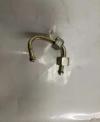 Suzuki Grand Vitara II Fuel injector supply line/pipe 