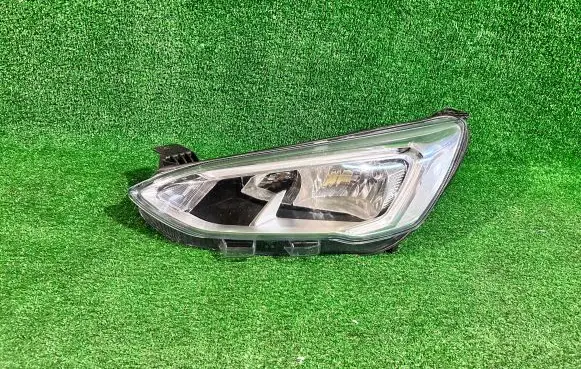 Ford Focus Headlight/headlamp