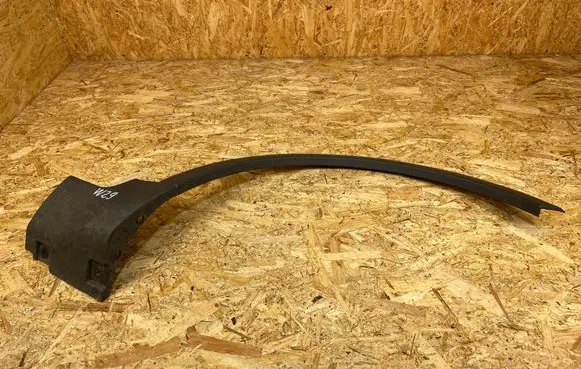 Ford Kuga I Front arch trim 8V41S16D238A