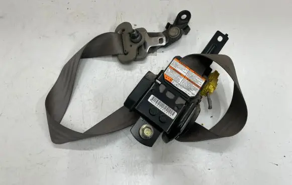 Honda FR-V Front seatbelt J0X06409Y 337124B03
