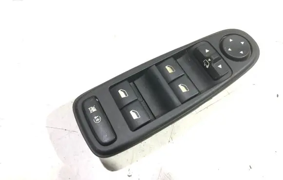 Citroen C4 I Picasso Electric window control switch 96639383ZD