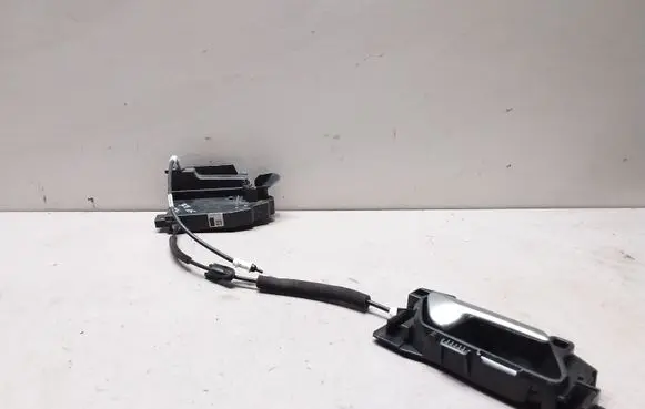 Peugeot 308 Front door lock 9810309380