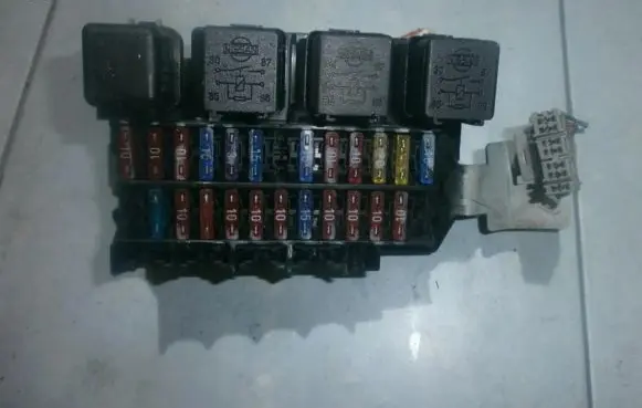 Nissan Micra Fuse box set 72404047