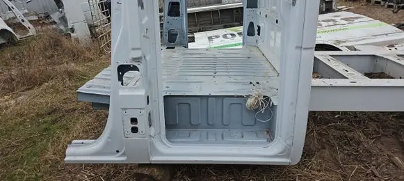 Renault Master III Partition between cabin 