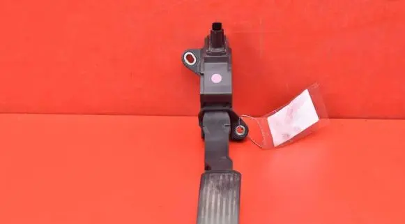 Toyota Avensis T270 Accelerator throttle pedal 78110-02020