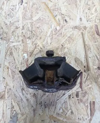 Mercedes-Benz 190 W201 Gearbox mount