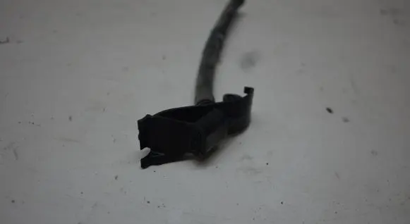 Windshield washer spray nozzle