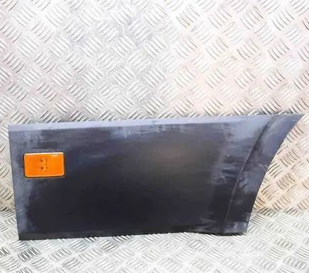Rear fender molding trim