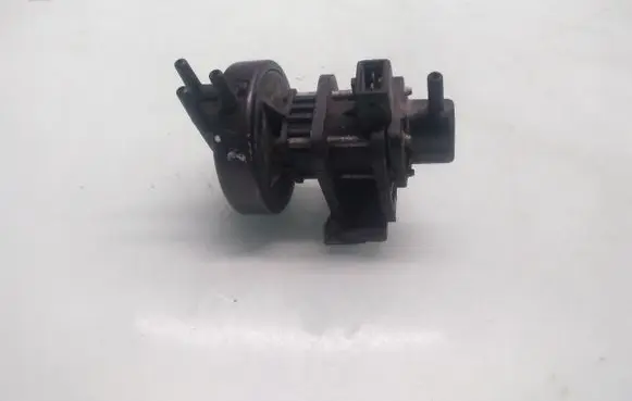 Audi A6 S6 C4 4A Turbo solenoid valve 357906283