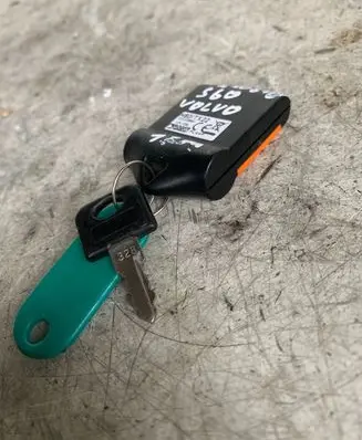 Volvo S60 Ignition key/card 43392MHZ