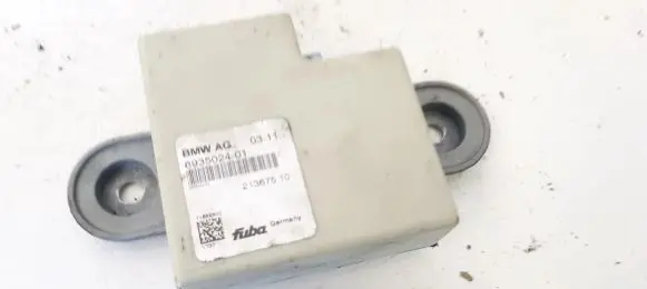 BMW 5 E60 E61 Antenna control unit 693502401 21367510