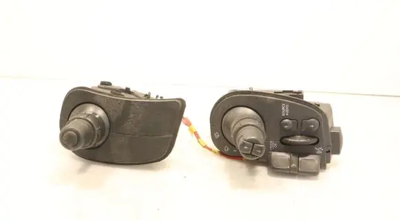 Renault Clio III Light switch 88102001477