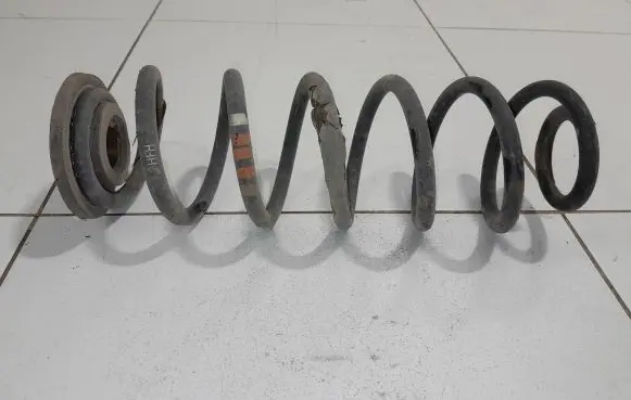 Volkswagen Touran II Rear coil spring NOCODE