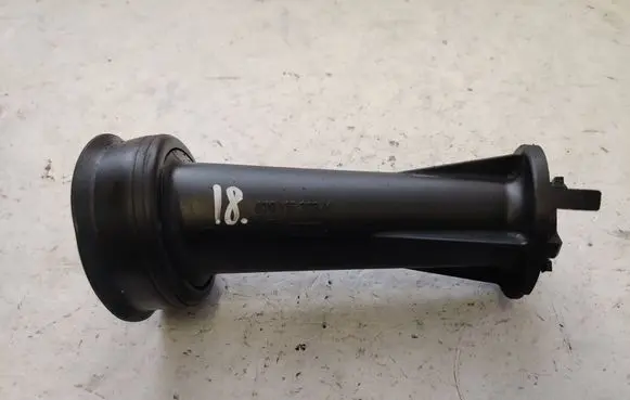 Volkswagen Transporter - Caravelle T5 Oil fill pipe 070115303K