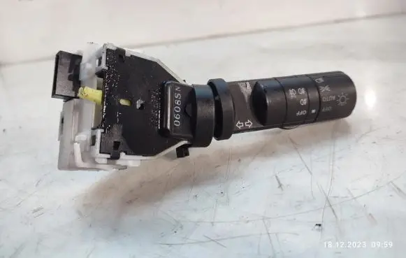 Nissan Qashqai+2 Indicator stalk