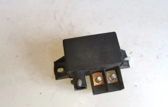 Mercedes-Benz E W211 Charging relay A0025426419