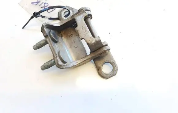 Honda FR-V Rear door lower hinge