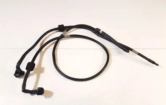 Windshield washer spray nozzle